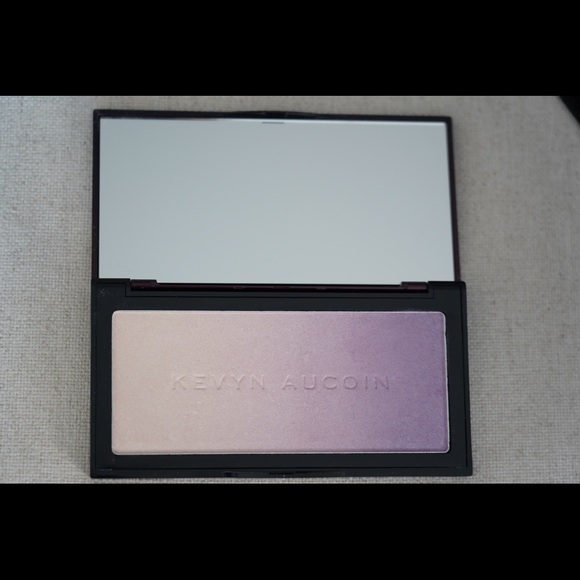 Kevyn Aucoin Highlighter - Picture 2 of 5